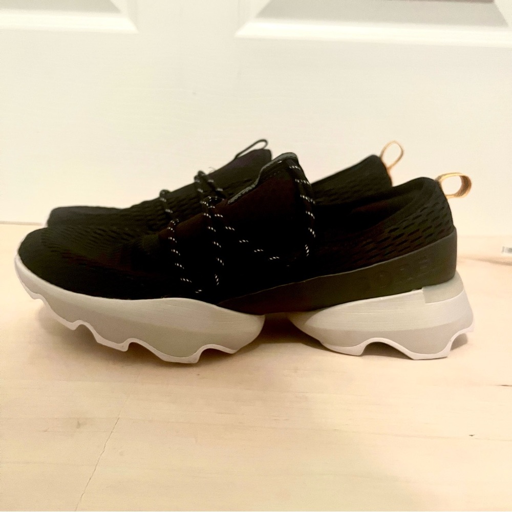 Sorel Women's Kinetic Impact Lace Sneaker NWOT - Picture 3 of 8